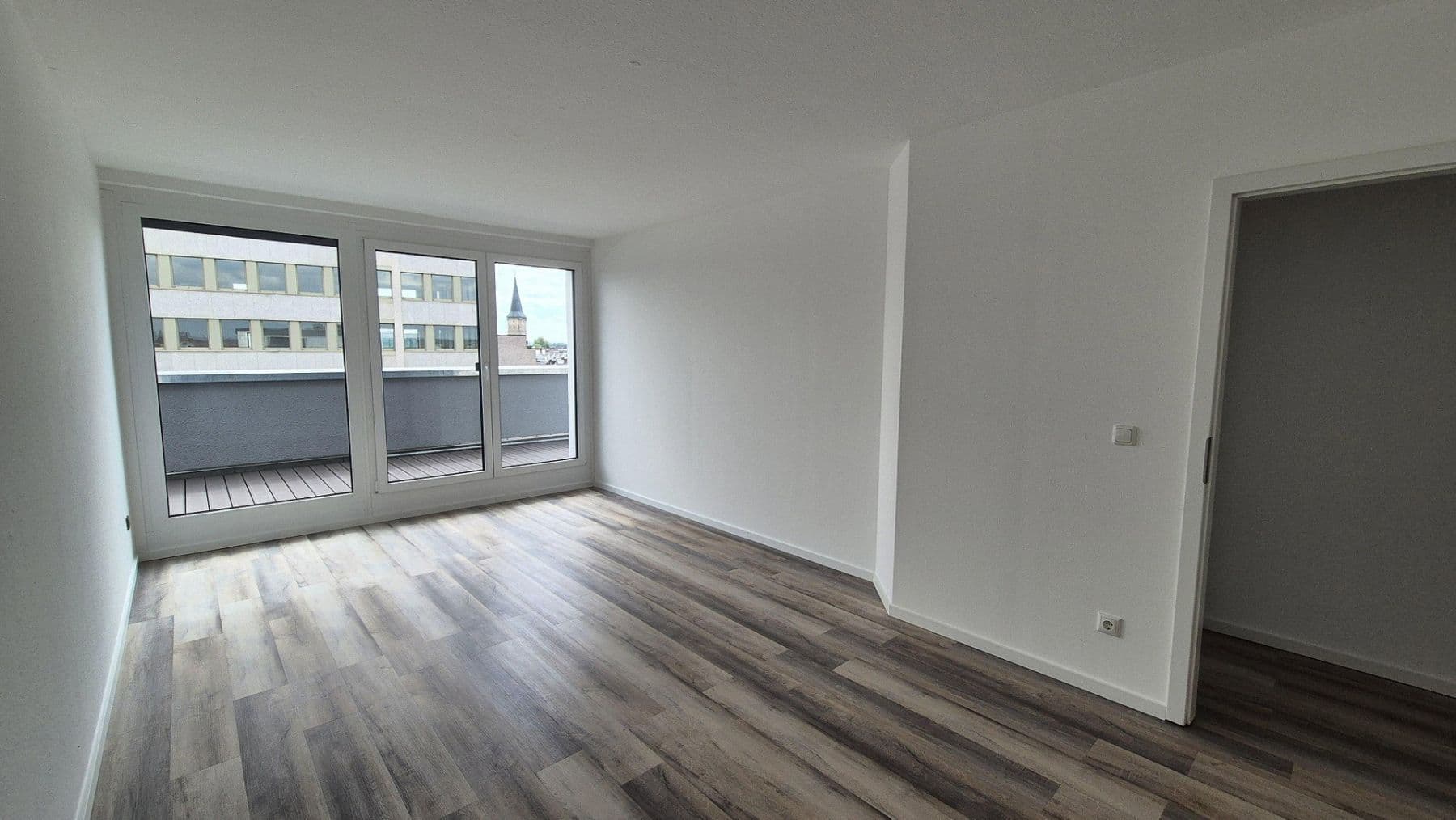 Prenájom bytu 5-izbový 150 m², Osnabrück, Dolné Sasko Prenájom bytu 5-izbový 150 m², Osnabrück, Dolné Sasko