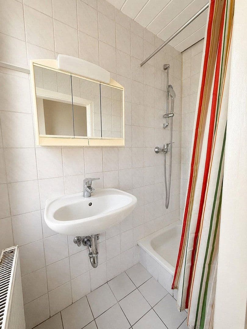 Predaj domu 180 m², pozemok 180 m², Warendorpstr. 51, Lübeck, Šlezvicko-Holštajnsko Predaj domu 180 m², pozemok 180 m², Warendorpstr. 51, Lübeck, Šlezvicko-Holštajnsko