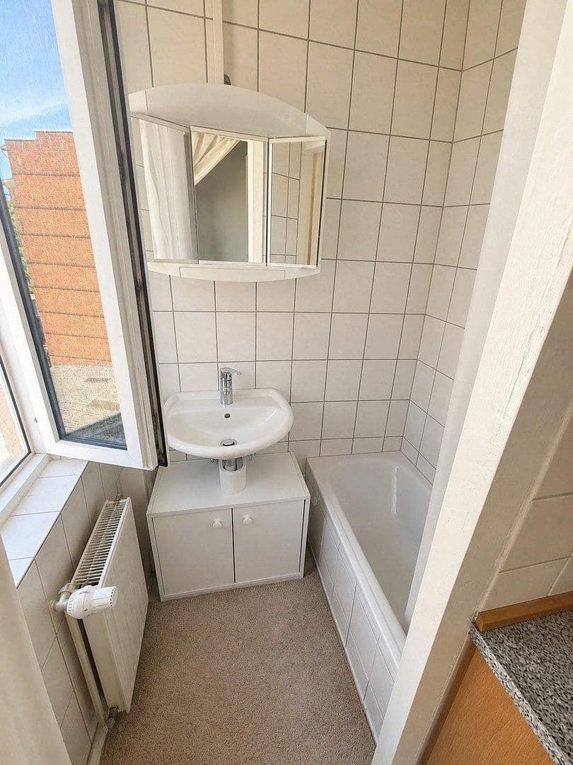 Predaj domu 180 m², pozemok 180 m², Warendorpstr. 51, Lübeck, Šlezvicko-Holštajnsko Predaj domu 180 m², pozemok 180 m², Warendorpstr. 51, Lübeck, Šlezvicko-Holštajnsko