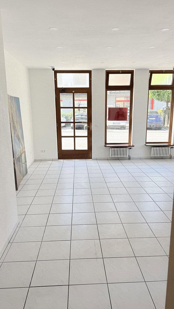 Prenájom nebytového priestoru 40 m², Eisenbahnstr, Schliengen, Bádensko-Wurttembersko Prenájom nebytového priestoru 40 m², Eisenbahnstr, Schliengen, Bádensko-Wurttembersko