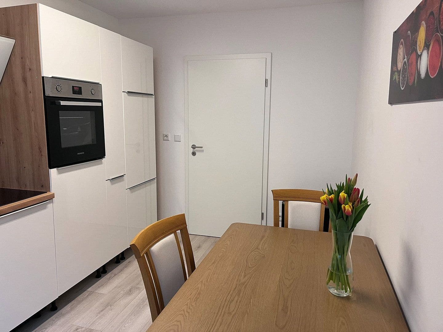 Prenájom bytu 2-izbový 62 m², Düsseldorfer Straße 37, Köln, Severné Porýnie - Westfálsko Prenájom bytu 2-izbový 62 m², Düsseldorfer Straße 37, Köln, Severné Porýnie - Westfálsko