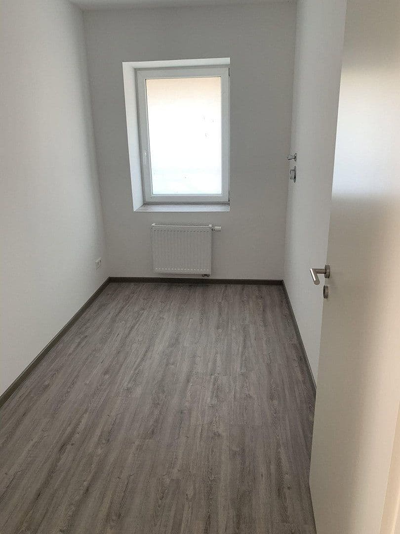 Prenájom bytu 3-izbový 82 m², Schöneckerstr 27, Gondershausen, Porýnie-Falcko Prenájom bytu 3-izbový 82 m², Schöneckerstr 27, Gondershausen, Porýnie-Falcko