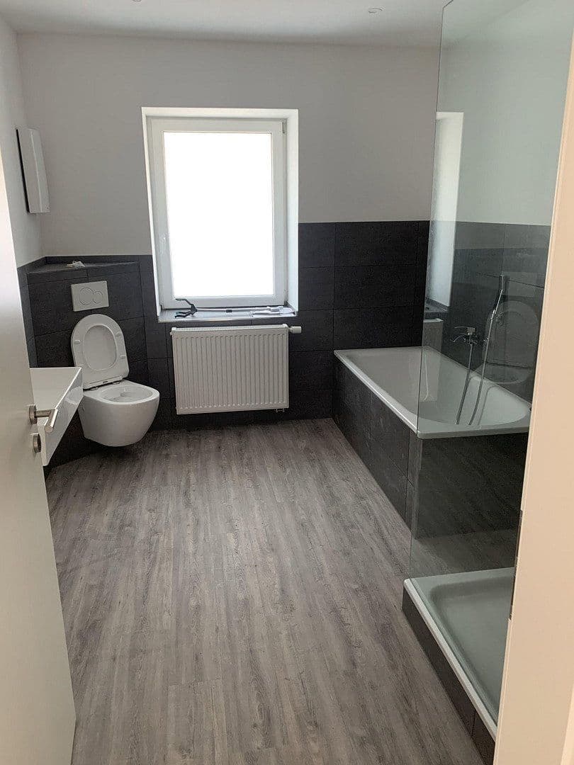 Prenájom bytu 3-izbový 82 m², Schöneckerstr 27, Gondershausen, Porýnie-Falcko Prenájom bytu 3-izbový 82 m², Schöneckerstr 27, Gondershausen, Porýnie-Falcko
