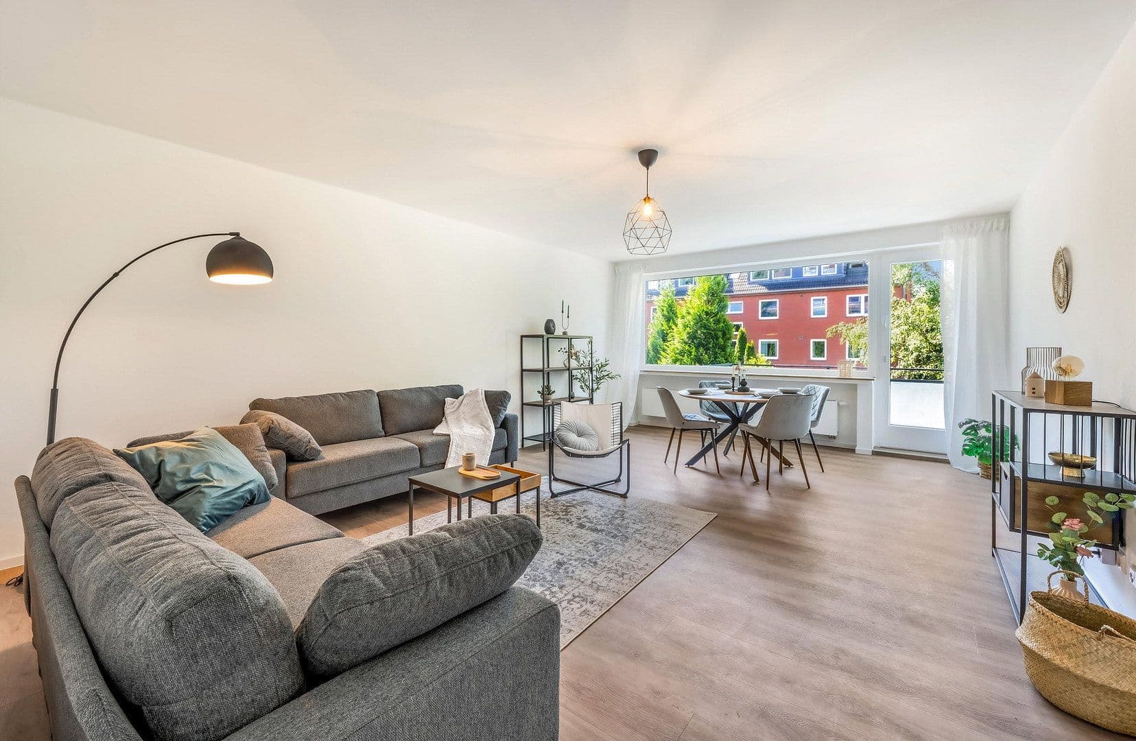 Predaj bytu 3-izbový 73 m², Stolzenauer Str. 22, Bremen, Brémy Predaj bytu 3-izbový 73 m², Stolzenauer Str. 22, Bremen, Brémy