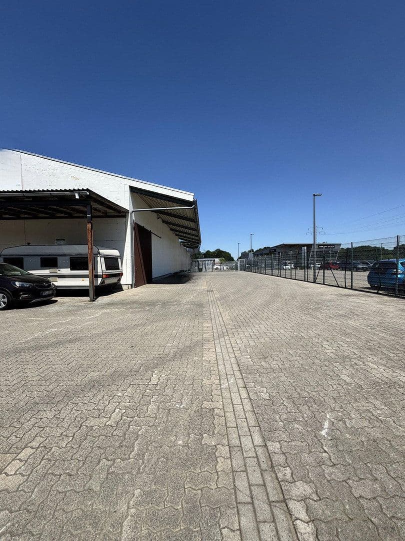 Prenájom nebytového priestoru 3.547 m², Carl-Friedrich-Wilhelm-Borgward-Str. 4, Achim, Dolné Sasko Prenájom nebytového priestoru 3.547 m², Carl-Friedrich-Wilhelm-Borgward-Str. 4, Achim, Dolné Sasko