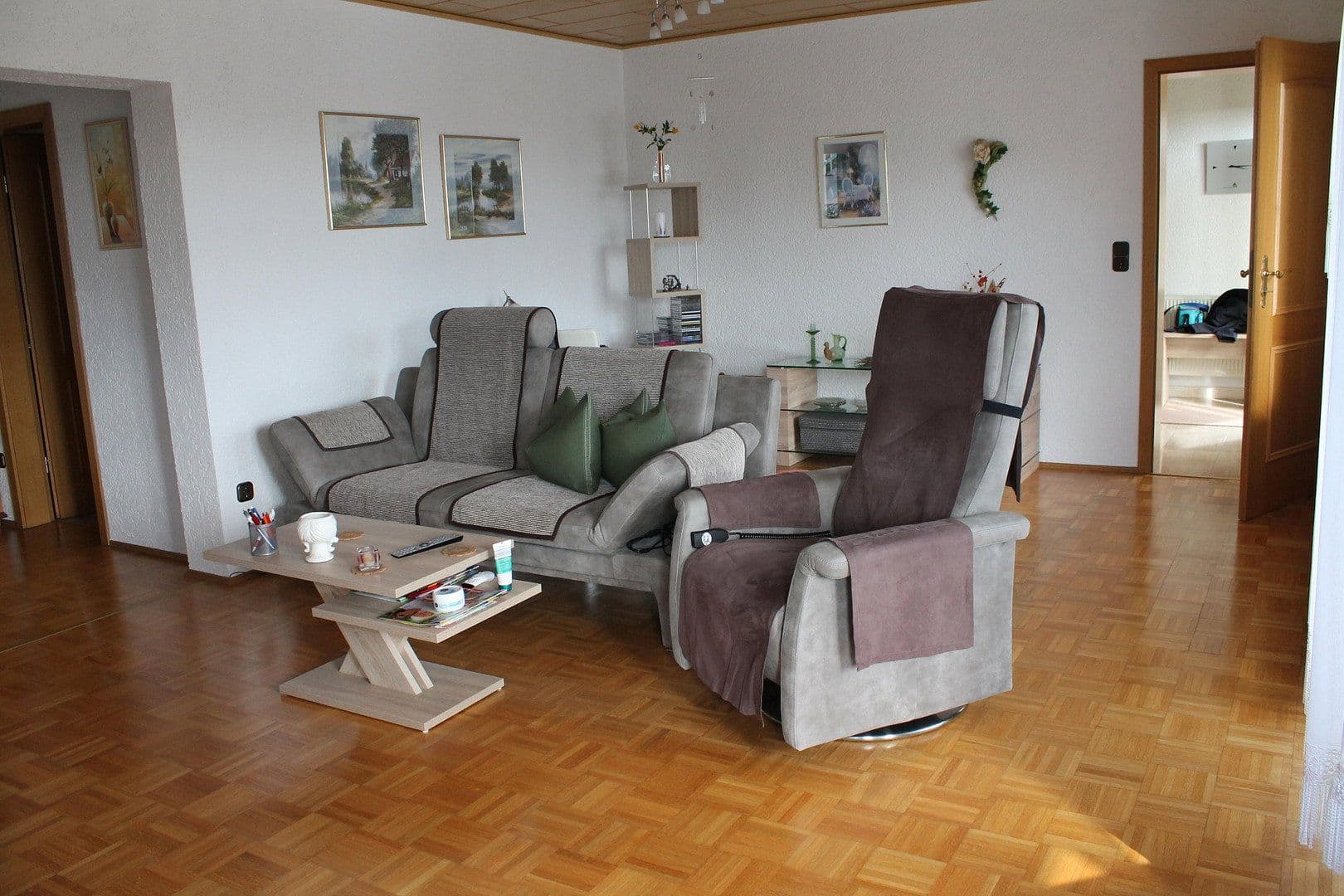 Prenájom bytu 3-izbový 104 m², Büchelbergweg 24, Sulzdorf an der Lederhecke, Bavorsko Prenájom bytu 3-izbový 104 m², Büchelbergweg 24, Sulzdorf an der Lederhecke, Bavorsko