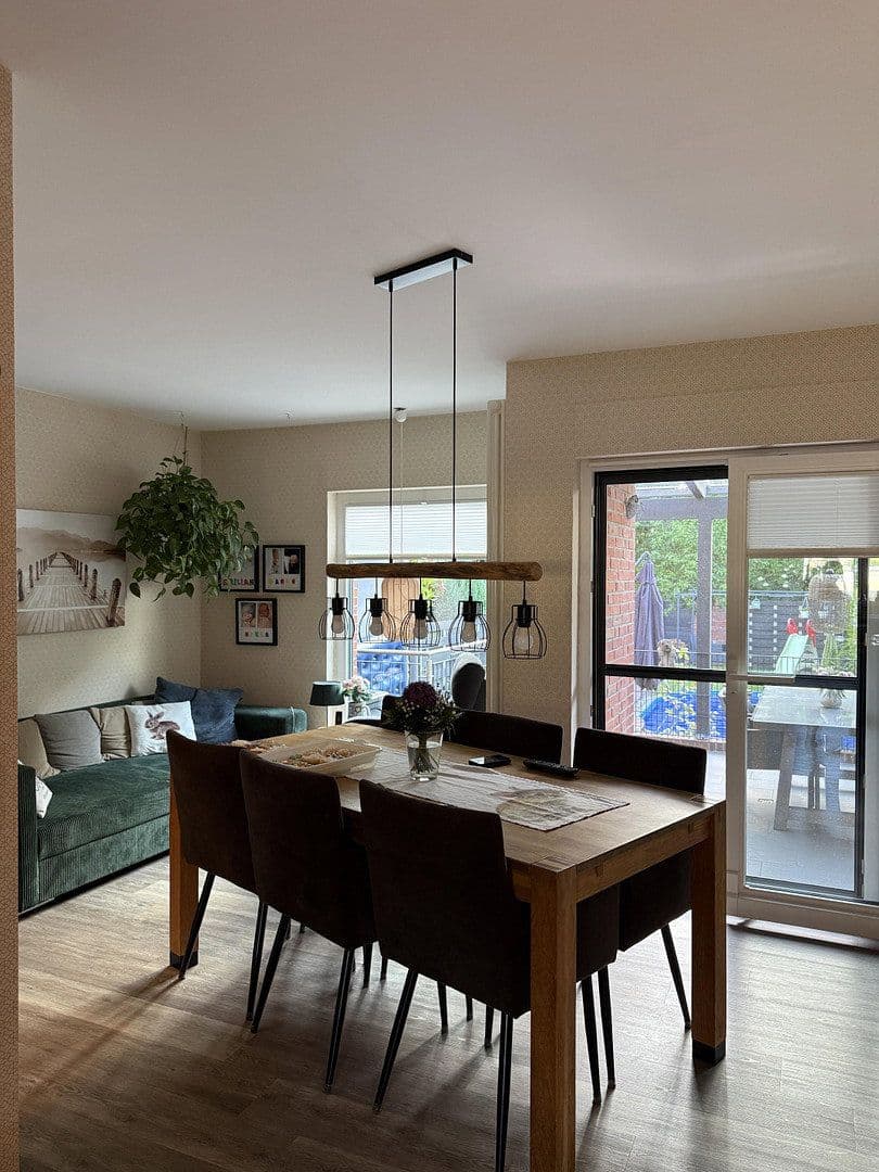 Predaj domu 112 m², pozemok 294 m², Emil-Lueken-Straße 15, Wilhelmshaven, Dolné Sasko Predaj domu 112 m², pozemok 294 m², Emil-Lueken-Straße 15, Wilhelmshaven, Dolné Sasko