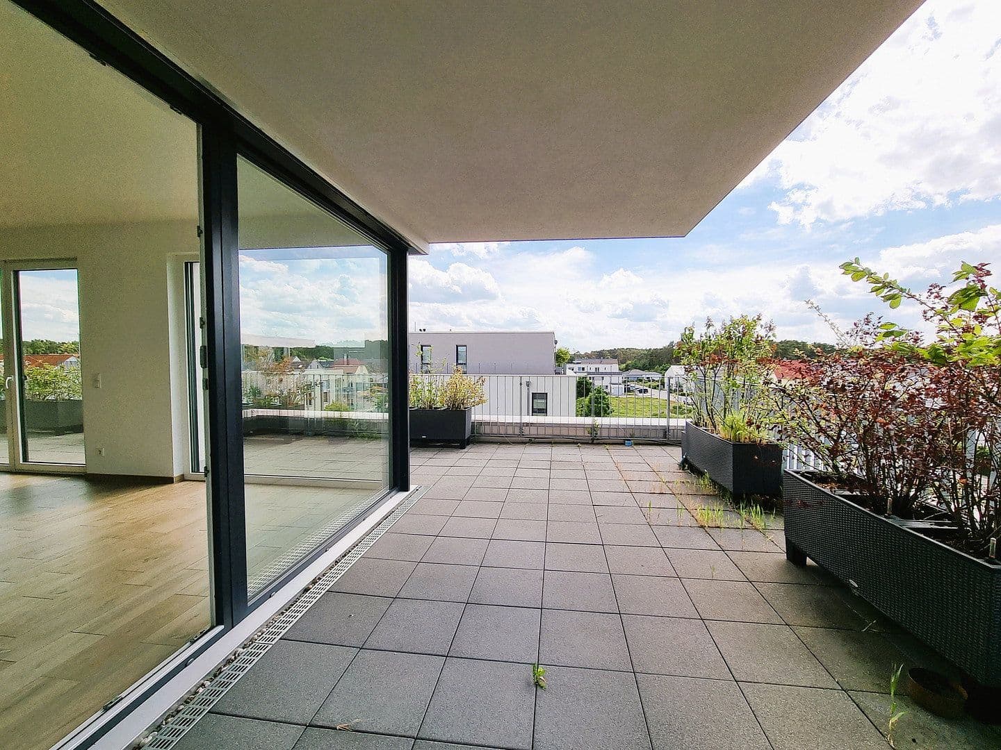 Prenájom bytu 3-izbový 130 m², Möhrendorf, Bavorsko Prenájom bytu 3-izbový 130 m², Möhrendorf, Bavorsko