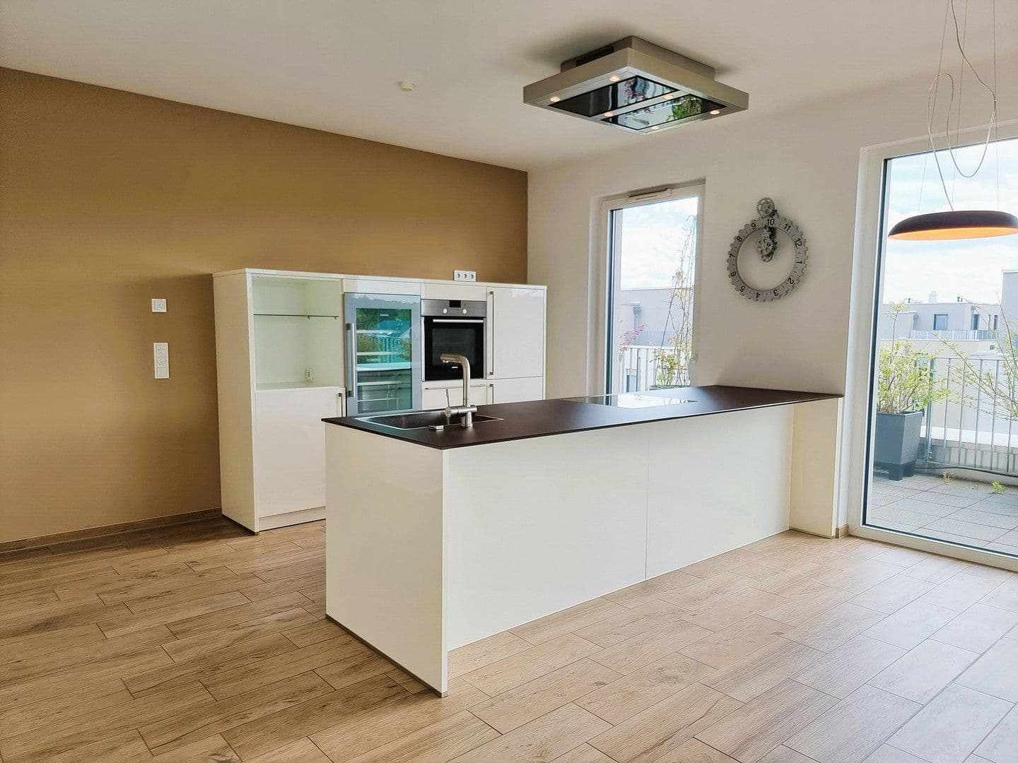 Prenájom bytu 3-izbový 130 m², Möhrendorf, Bavorsko Prenájom bytu 3-izbový 130 m², Möhrendorf, Bavorsko