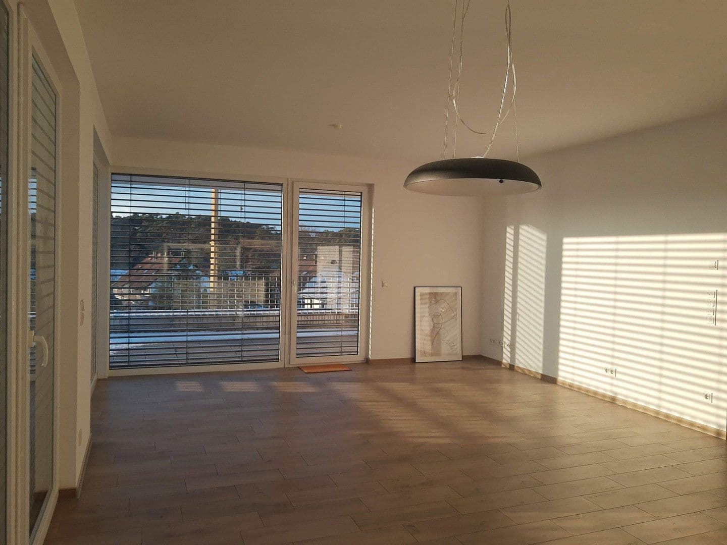Prenájom bytu 3-izbový 130 m², Möhrendorf, Bavorsko Prenájom bytu 3-izbový 130 m², Möhrendorf, Bavorsko