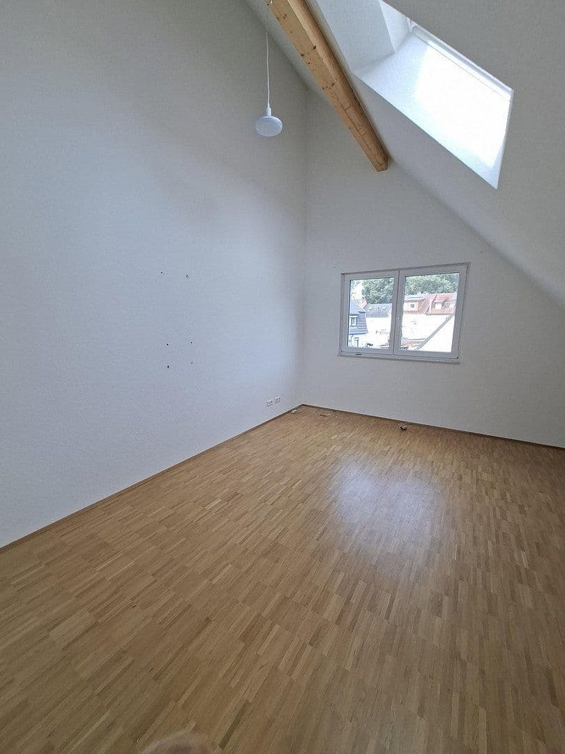 Prenájom domu 155 m², pozemok 16 m², Neureuter Hauptstraße 314, Karlsruhe, Bádensko-Wurttembersko Prenájom domu 155 m², pozemok 16 m², Neureuter Hauptstraße 314, Karlsruhe, Bádensko-Wurttembersko