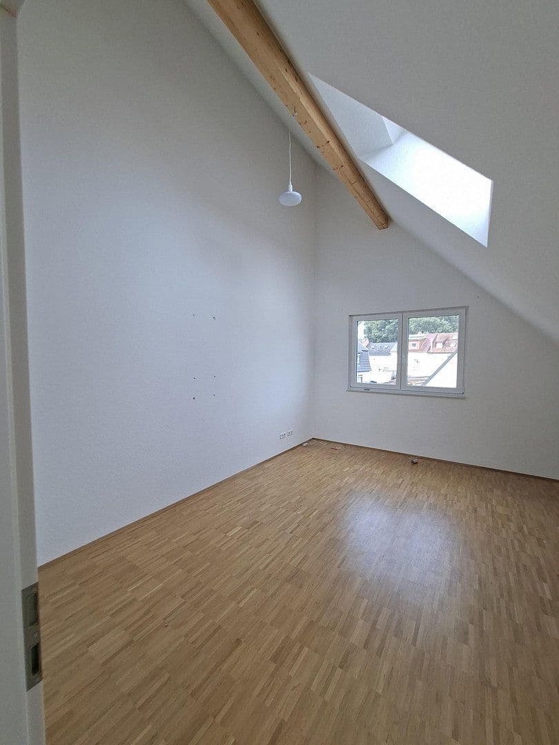 Prenájom domu 155 m², pozemok 16 m², Neureuter Hauptstraße 314, Karlsruhe, Bádensko-Wurttembersko Prenájom domu 155 m², pozemok 16 m², Neureuter Hauptstraße 314, Karlsruhe, Bádensko-Wurttembersko
