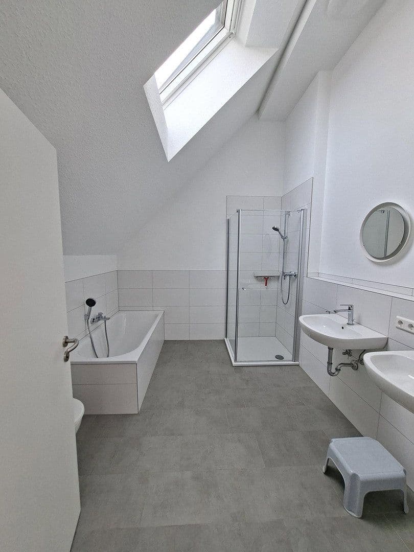 Prenájom domu 155 m², pozemok 16 m², Neureuter Hauptstraße 314, Karlsruhe, Bádensko-Wurttembersko Prenájom domu 155 m², pozemok 16 m², Neureuter Hauptstraße 314, Karlsruhe, Bádensko-Wurttembersko