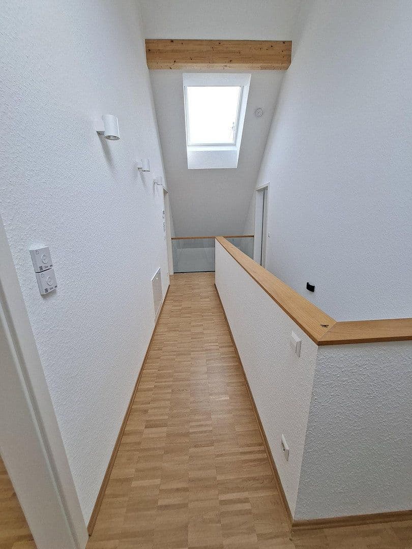 Prenájom domu 155 m², pozemok 16 m², Neureuter Hauptstraße 314, Karlsruhe, Bádensko-Wurttembersko Prenájom domu 155 m², pozemok 16 m², Neureuter Hauptstraße 314, Karlsruhe, Bádensko-Wurttembersko