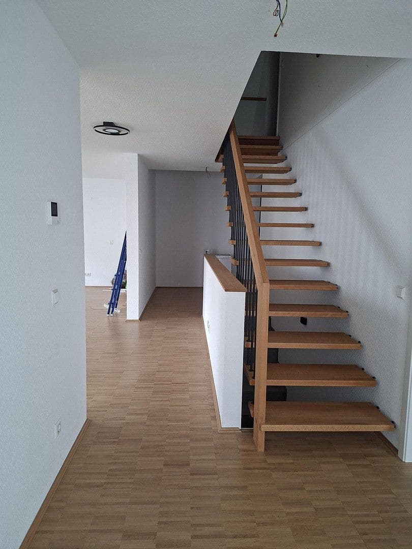 Prenájom domu 155 m², pozemok 16 m², Neureuter Hauptstraße 314, Karlsruhe, Bádensko-Wurttembersko Prenájom domu 155 m², pozemok 16 m², Neureuter Hauptstraße 314, Karlsruhe, Bádensko-Wurttembersko