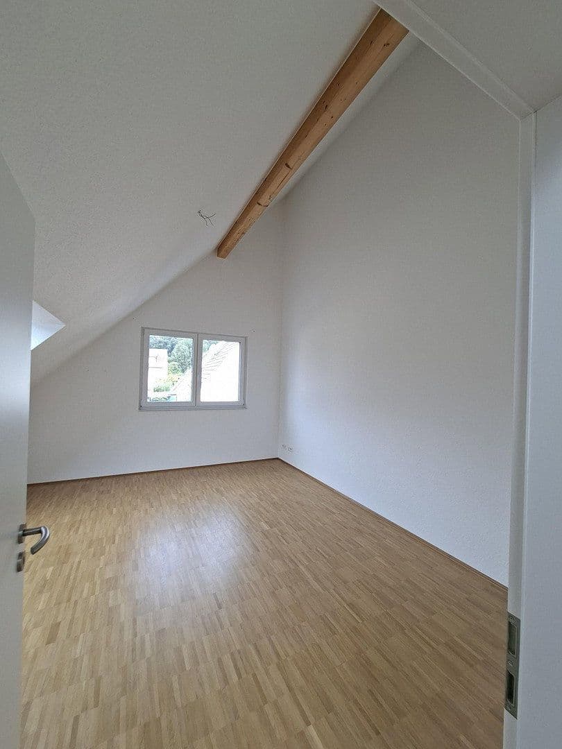 Prenájom domu 155 m², pozemok 16 m², Neureuter Hauptstraße 314, Karlsruhe, Bádensko-Wurttembersko Prenájom domu 155 m², pozemok 16 m², Neureuter Hauptstraße 314, Karlsruhe, Bádensko-Wurttembersko