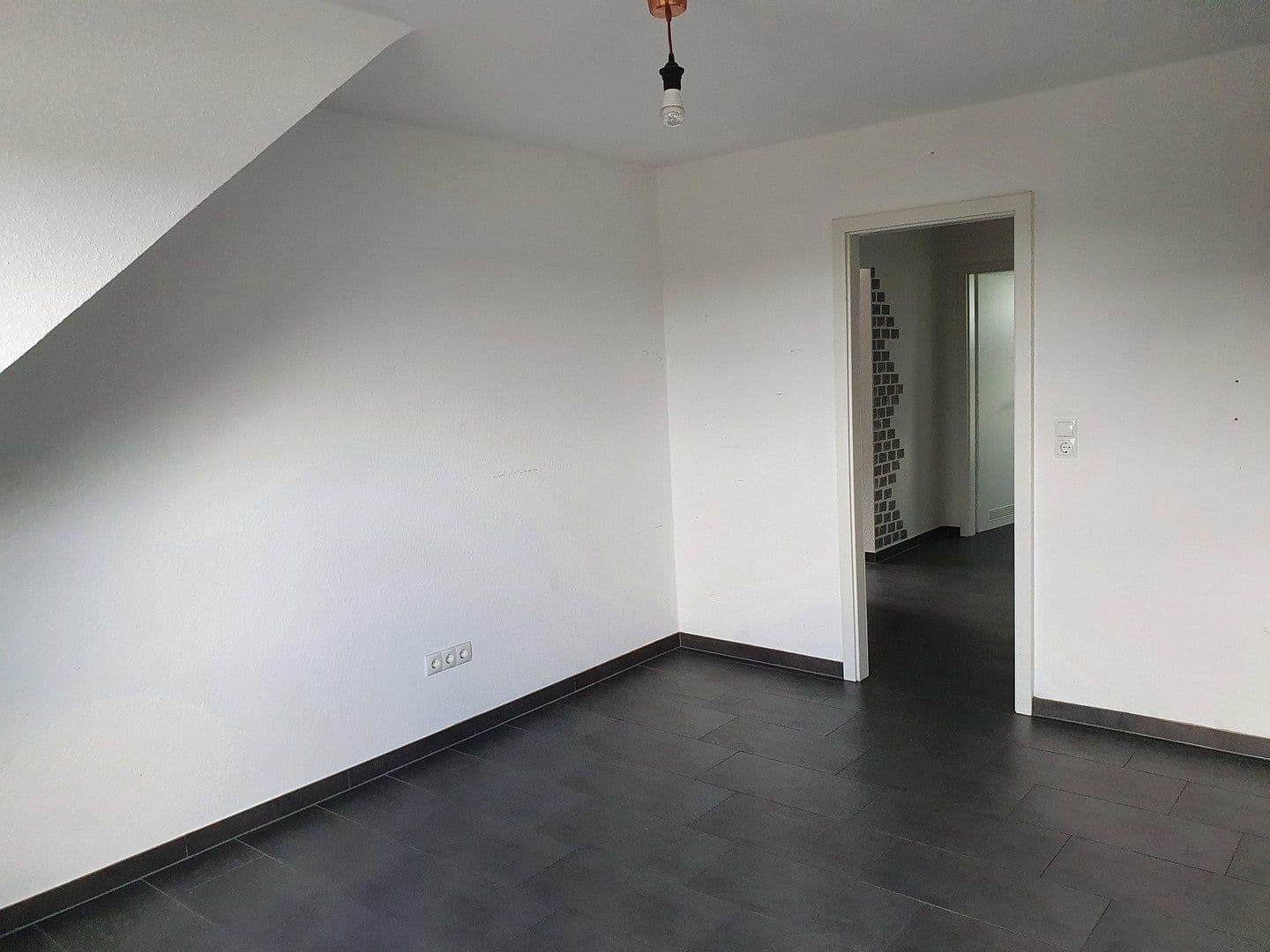 Prenájom bytu 2-izbový 66 m², Vettelschoß, Porýnie-Falcko Prenájom bytu 2-izbový 66 m², Vettelschoß, Porýnie-Falcko