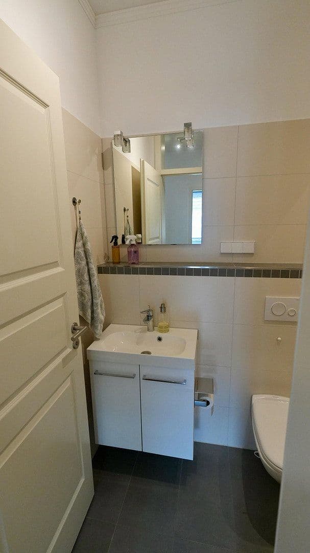 Prenájom bytu 4-izbový 102 m², Sonntagstr 28, Berlin, Berlín Prenájom bytu 4-izbový 102 m², Sonntagstr 28, Berlin, Berlín