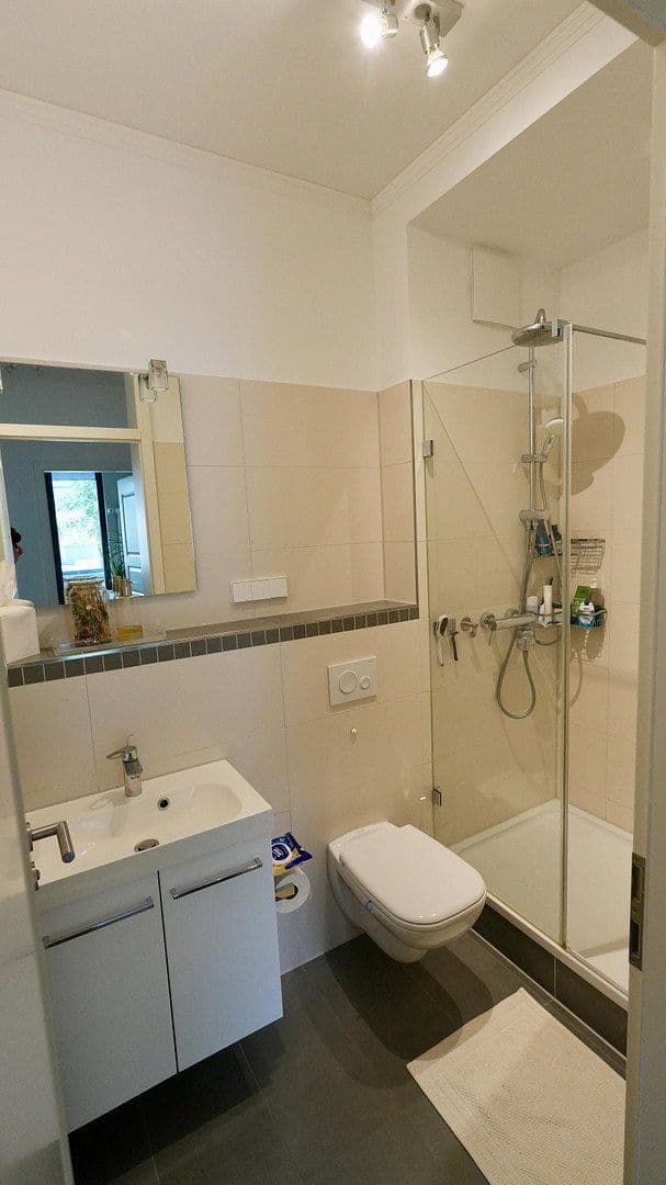 Prenájom bytu 4-izbový 102 m², Sonntagstr 28, Berlin, Berlín Prenájom bytu 4-izbový 102 m², Sonntagstr 28, Berlin, Berlín