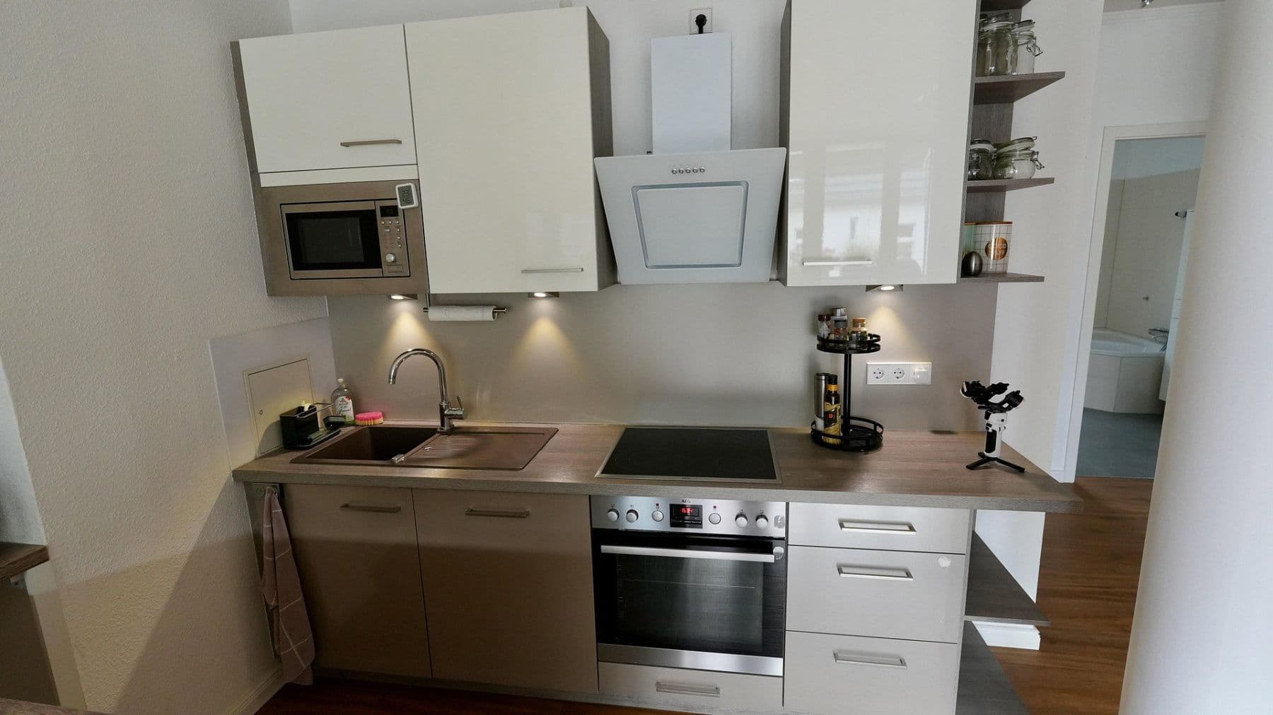 Prenájom bytu 4-izbový 102 m², Sonntagstr 28, Berlin, Berlín Prenájom bytu 4-izbový 102 m², Sonntagstr 28, Berlin, Berlín