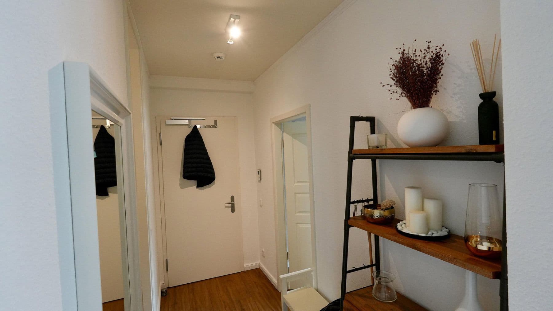Prenájom bytu 4-izbový 102 m², Sonntagstr 28, Berlin, Berlín Prenájom bytu 4-izbový 102 m², Sonntagstr 28, Berlin, Berlín