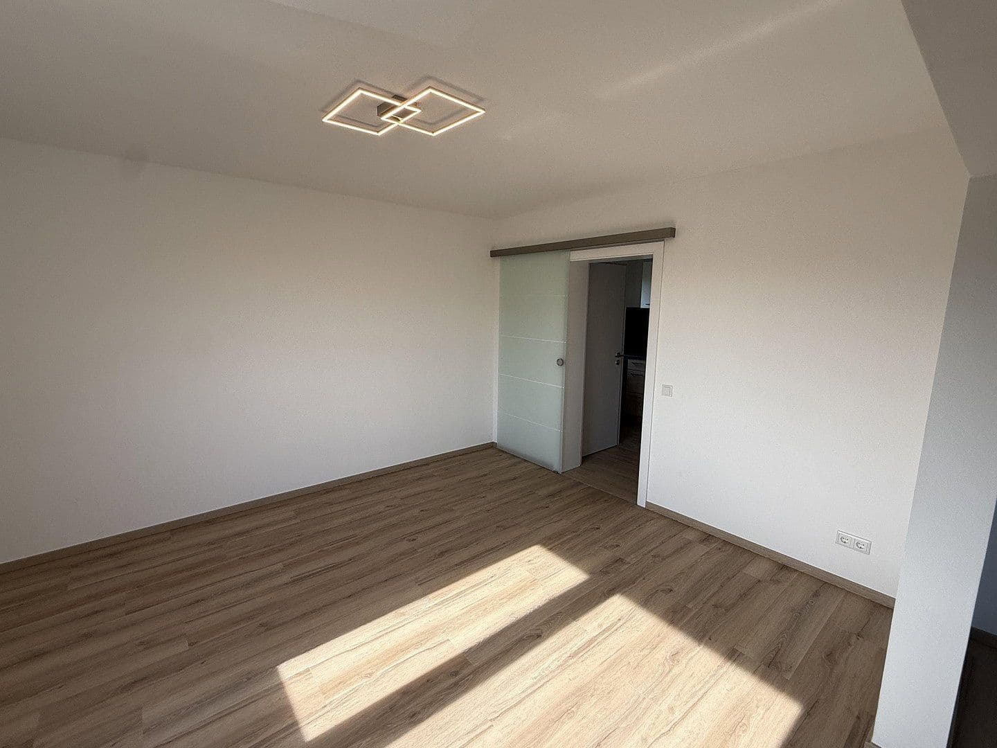 Prenájom bytu 3-izbový 88 m², Mammelzen, Porýnie-Falcko Prenájom bytu 3-izbový 88 m², Mammelzen, Porýnie-Falcko