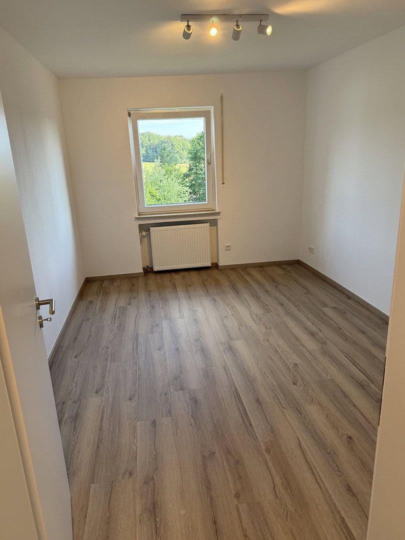 Prenájom bytu 3-izbový 88 m², Mammelzen, Porýnie-Falcko Prenájom bytu 3-izbový 88 m², Mammelzen, Porýnie-Falcko