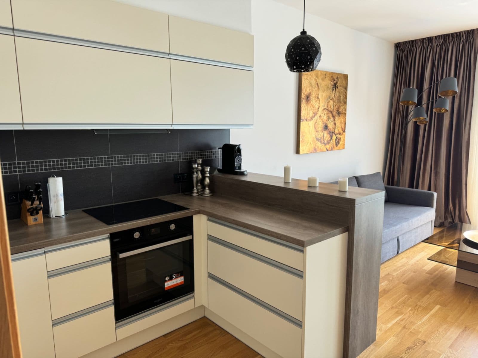 Prenájom bytu 2-izbový 60 m², Sanderova, Praha, Praha Prenájom bytu 2-izbový 60 m², Sanderova, Praha, Praha