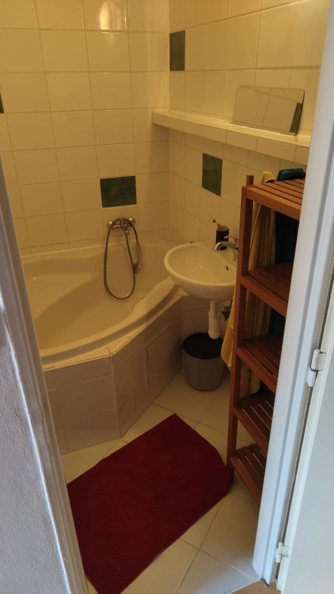 Prenájom bytu 2-izbový 47 m², Hrubého, Praha, Praha Prenájom bytu 2-izbový 47 m², Hrubého, Praha, Praha
