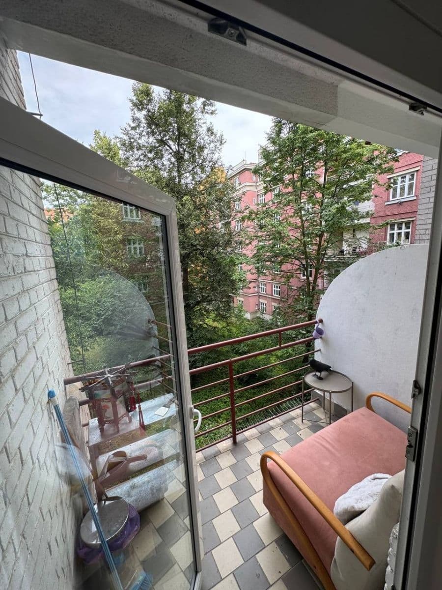 Prenájom bytu 2-izbový 67 m², Ambrožova, Praha, Praha Prenájom bytu 2-izbový 67 m², Ambrožova, Praha, Praha