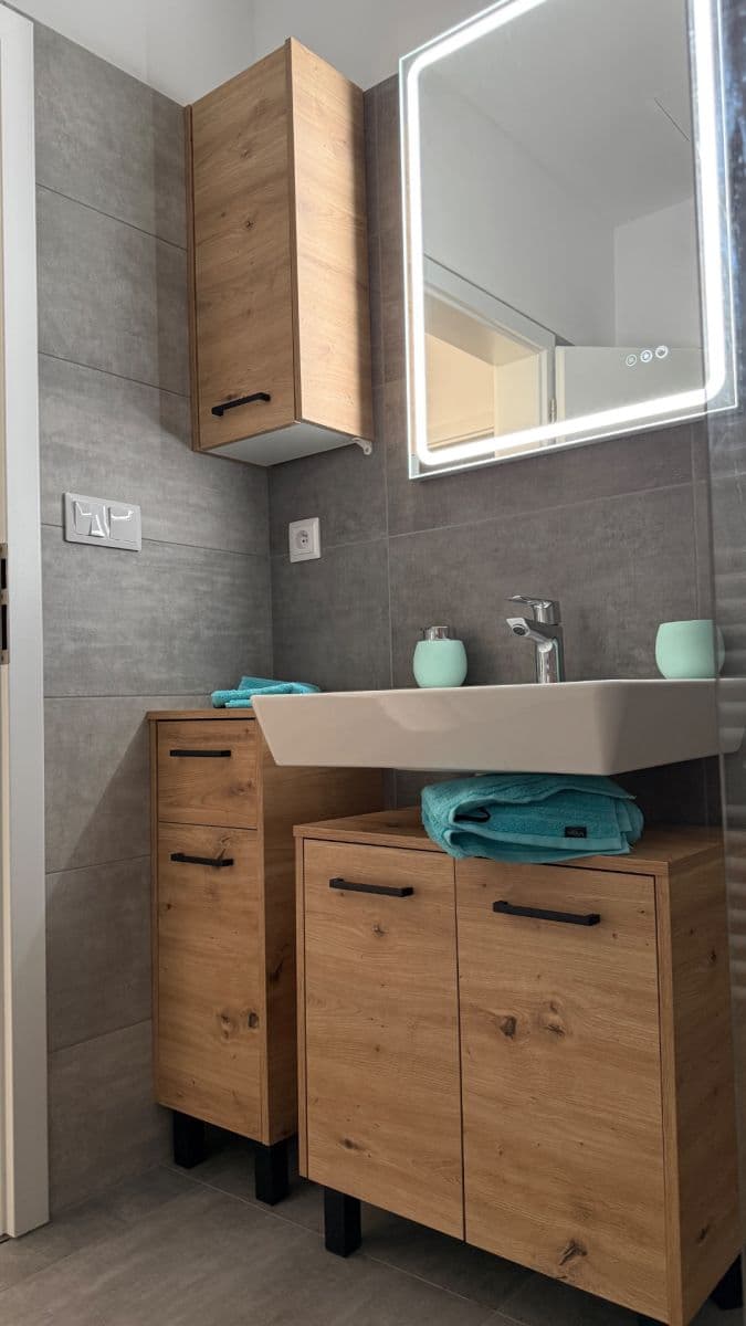 Prenájom bytu 1-izbový 52 m², Ořechová, Ivančice, Jihomoravský kraj Prenájom bytu 1-izbový 52 m², Ořechová, Ivančice, Jihomoravský kraj