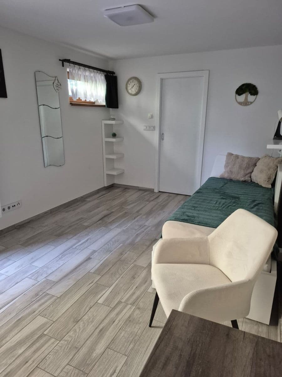 Prenájom kancelárie 25 m², Kostelecká, Praha, Praha Prenájom kancelárie 25 m², Kostelecká, Praha, Praha