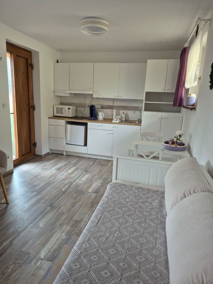 Prenájom kancelárie 25 m², Kostelecká, Praha, Praha Prenájom kancelárie 25 m², Kostelecká, Praha, Praha