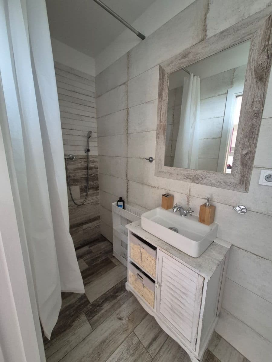 Prenájom kancelárie 25 m², Kostelecká, Praha, Praha Prenájom kancelárie 25 m², Kostelecká, Praha, Praha