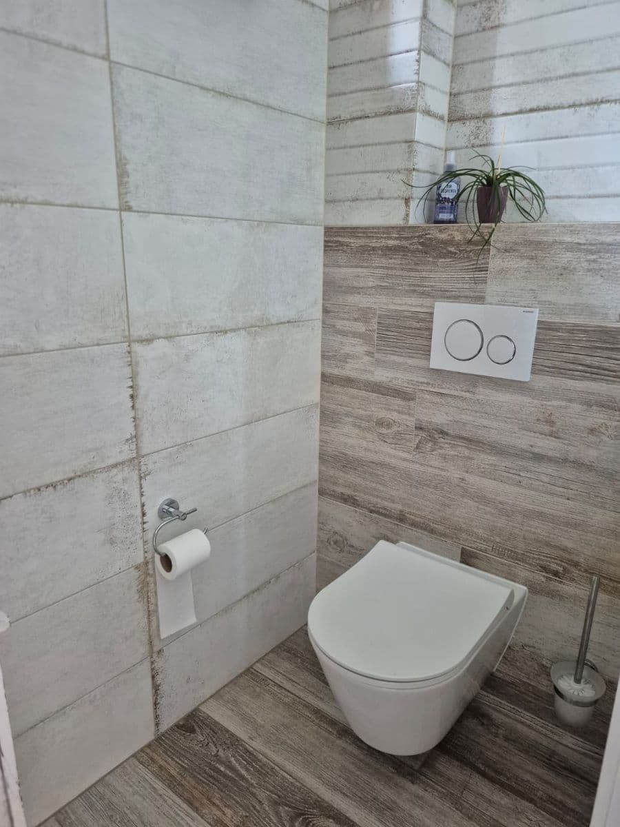 Prenájom kancelárie 25 m², Kostelecká, Praha, Praha Prenájom kancelárie 25 m², Kostelecká, Praha, Praha