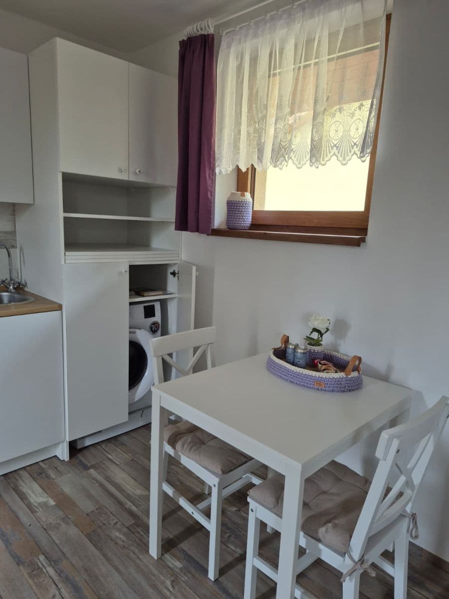 Prenájom kancelárie 25 m², Kostelecká, Praha, Praha Prenájom kancelárie 25 m², Kostelecká, Praha, Praha