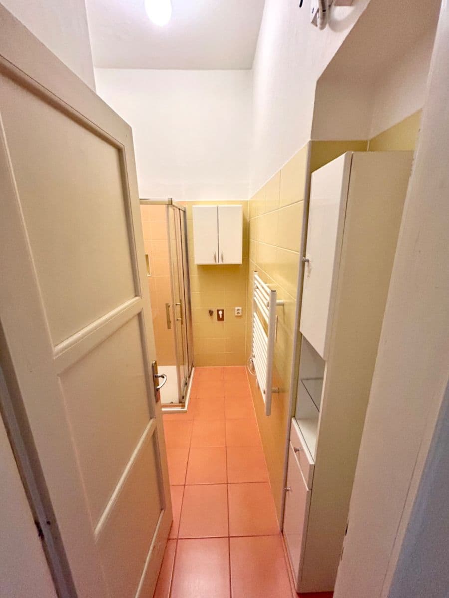Prenájom bytu 2-izbový 47 m², Ke Krči, Praha, Praha Prenájom bytu 2-izbový 47 m², Ke Krči, Praha, Praha