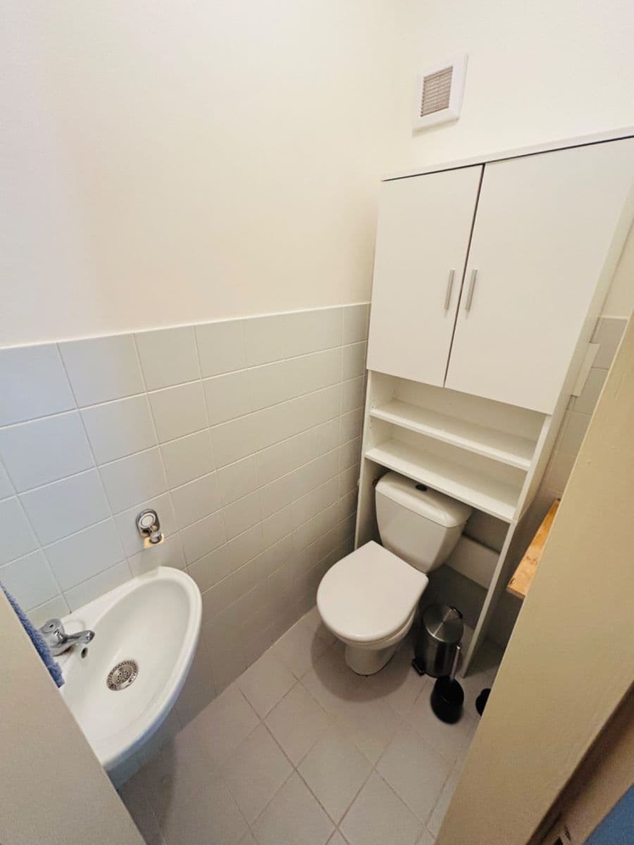 Prenájom bytu 2-izbový 47 m², Ke Krči, Praha, Praha Prenájom bytu 2-izbový 47 m², Ke Krči, Praha, Praha