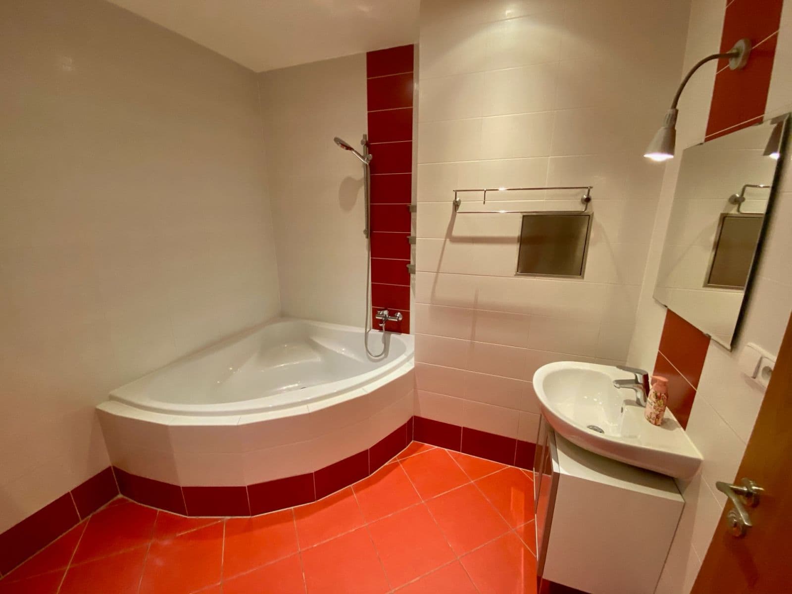 Prenájom bytu 2-izbový 77 m², Miroslava Hajna, Praha, Praha Prenájom bytu 2-izbový 77 m², Miroslava Hajna, Praha, Praha