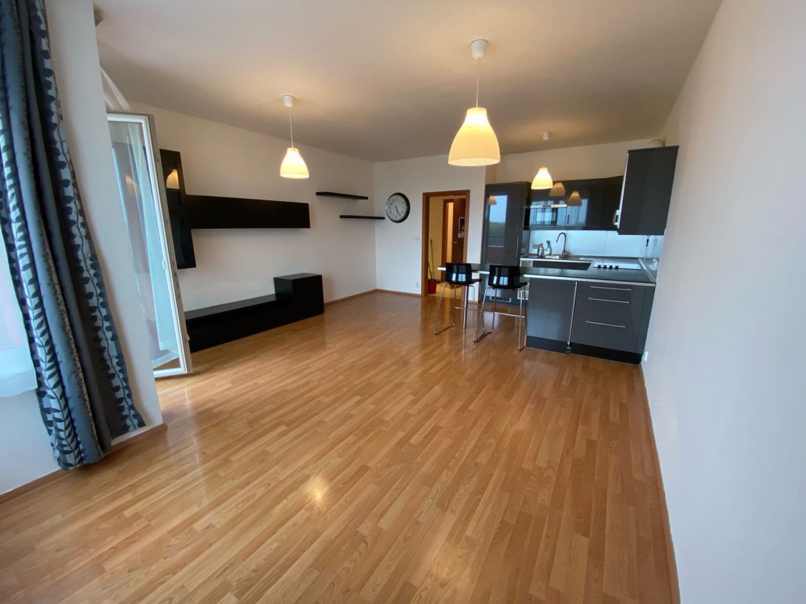Prenájom bytu 2-izbový 77 m², Miroslava Hajna, Praha, Praha Prenájom bytu 2-izbový 77 m², Miroslava Hajna, Praha, Praha