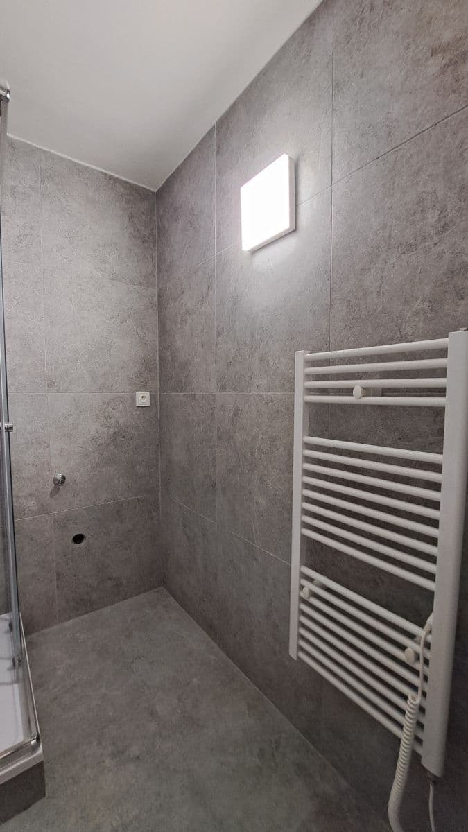 Prenájom bytu 3-izbový 75 m², Haklova, Hostivice, Středočeský kraj Prenájom bytu 3-izbový 75 m², Haklova, Hostivice, Středočeský kraj