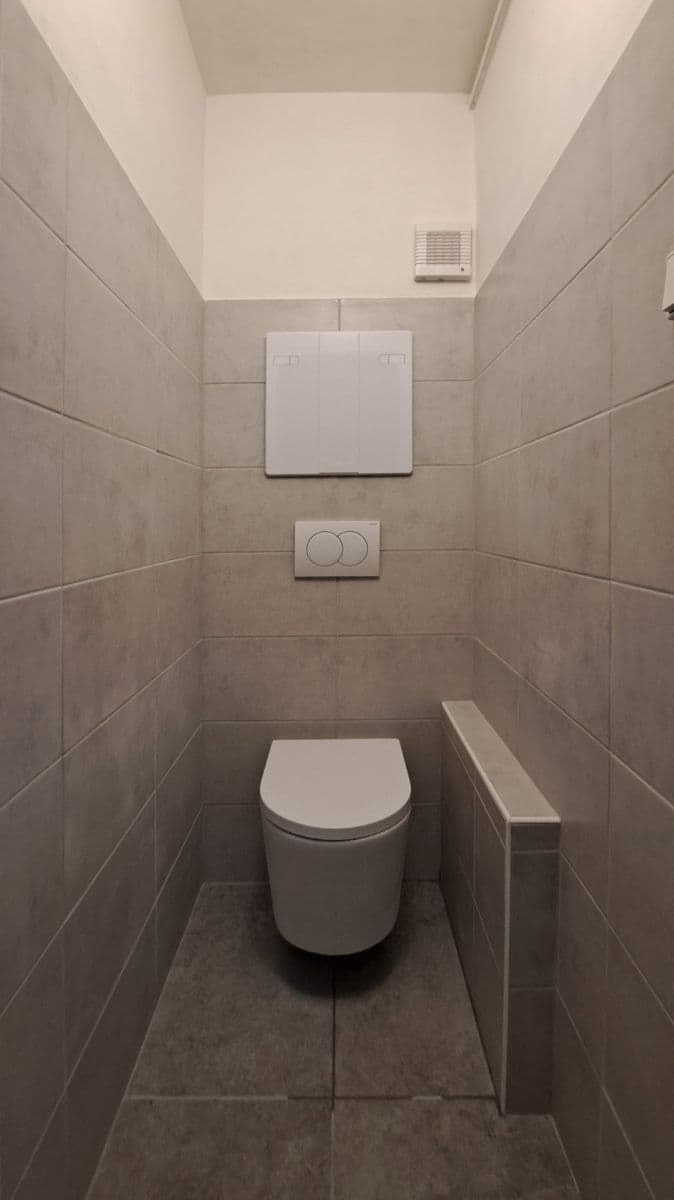 Prenájom bytu 3-izbový 75 m², Haklova, Hostivice, Středočeský kraj Prenájom bytu 3-izbový 75 m², Haklova, Hostivice, Středočeský kraj