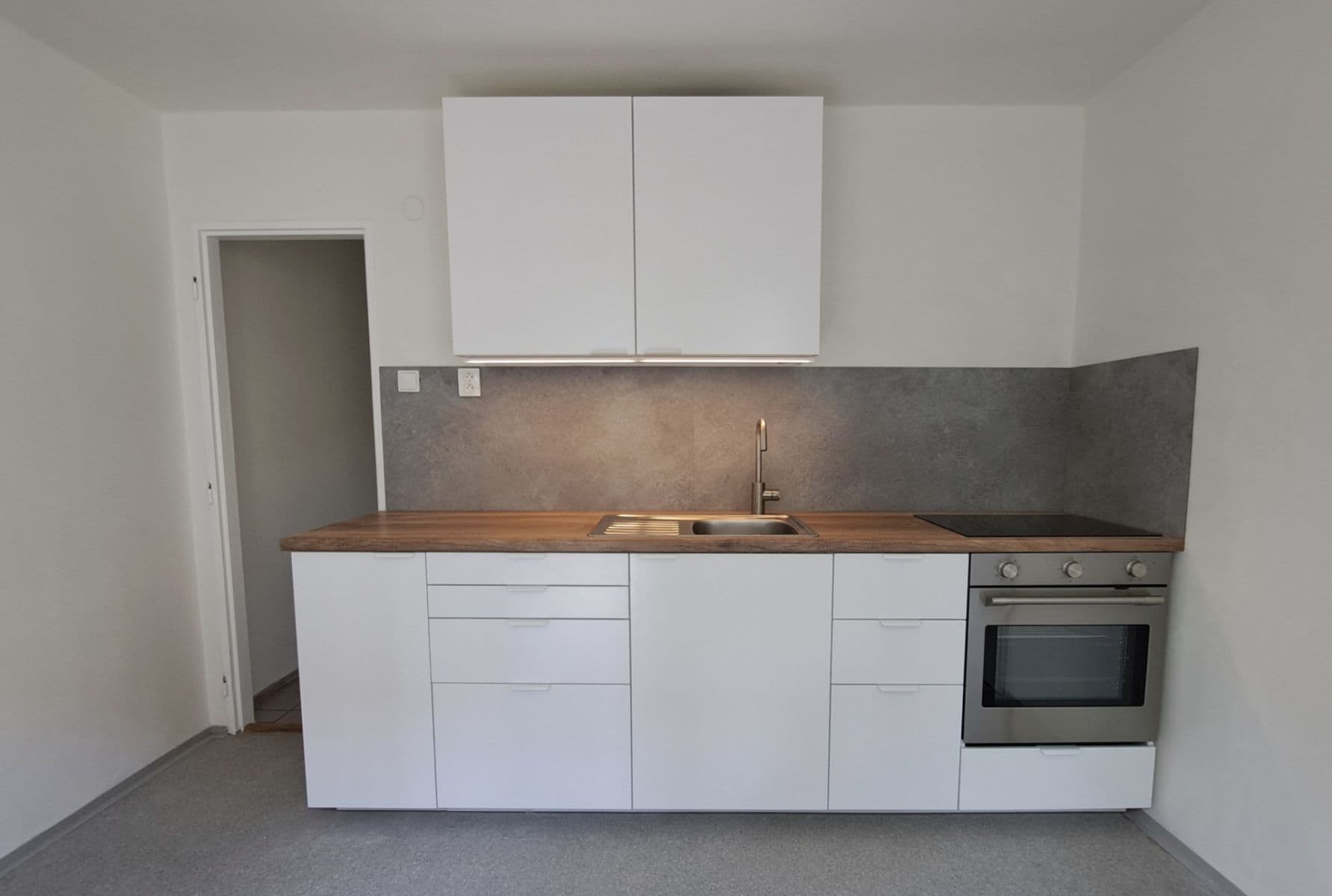 Prenájom bytu 3-izbový 75 m², Haklova, Hostivice, Středočeský kraj Prenájom bytu 3-izbový 75 m², Haklova, Hostivice, Středočeský kraj
