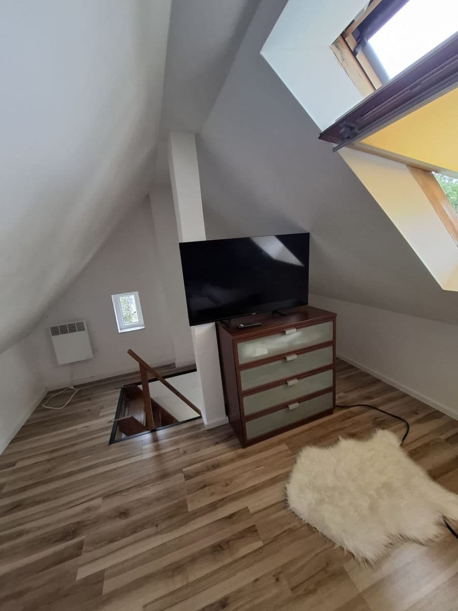 Predaj rekreačného objektu 52 m², pozemok 401 m², Výmarova, Praha, Praha Predaj rekreačného objektu 52 m², pozemok 401 m², Výmarova, Praha, Praha