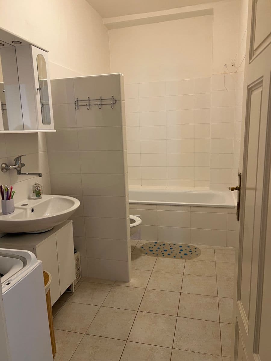 Prenájom bytu 2-izbový 94 m², náměstí Svobody, Brno, Jihomoravský kraj Prenájom bytu 2-izbový 94 m², náměstí Svobody, Brno, Jihomoravský kraj