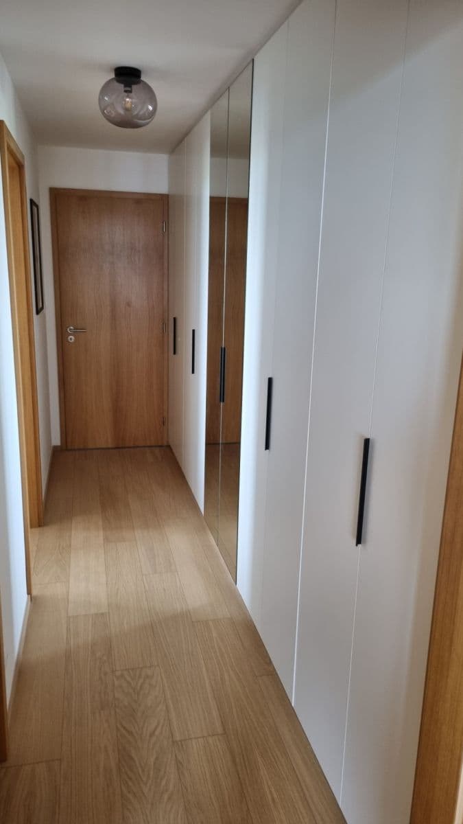 Prenájom bytu 3-izbový 99 m², K Beranovu, Praha, Praha Prenájom bytu 3-izbový 99 m², K Beranovu, Praha, Praha