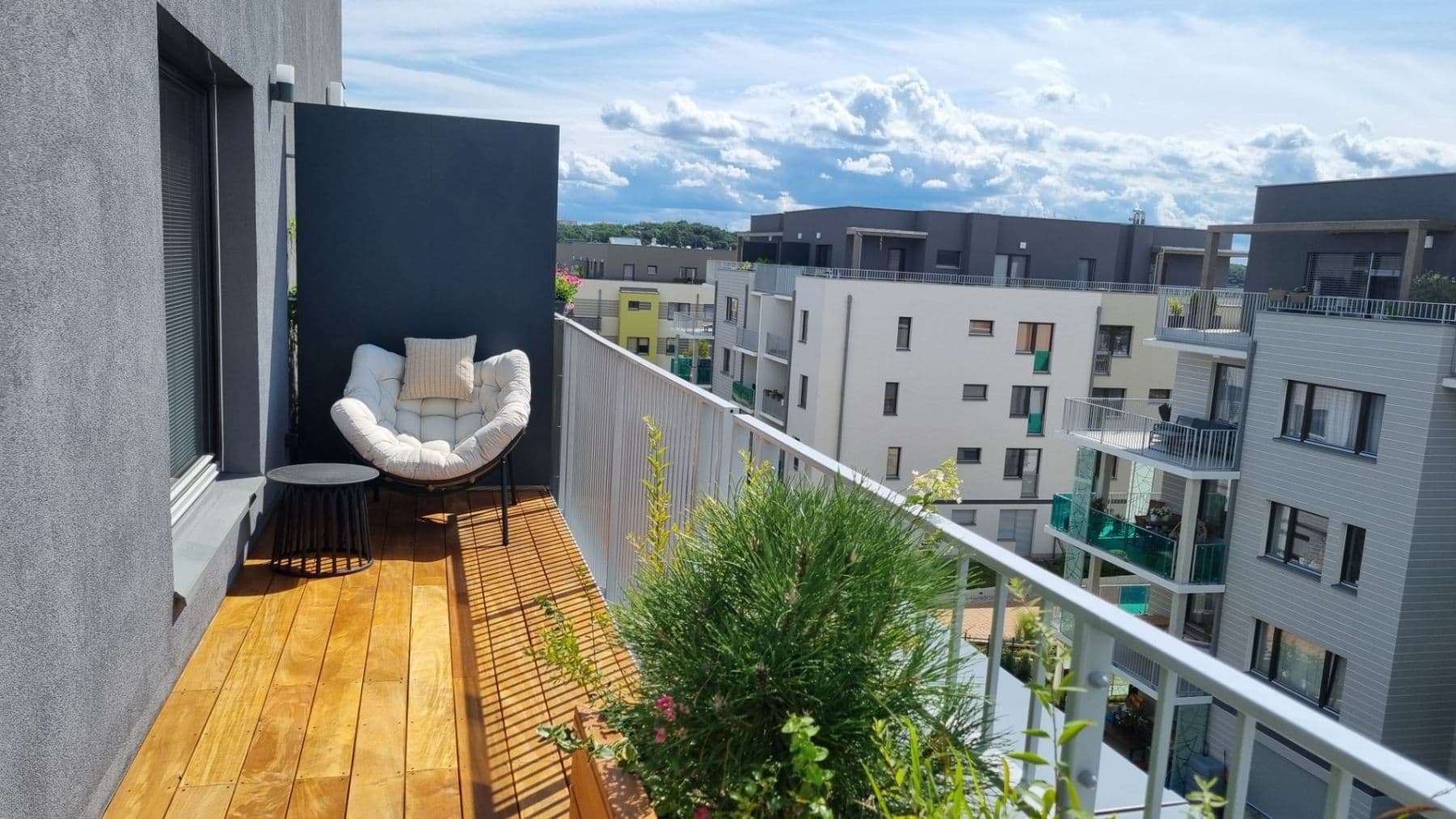 Prenájom bytu 3-izbový 99 m², K Beranovu, Praha, Praha Prenájom bytu 3-izbový 99 m², K Beranovu, Praha, Praha