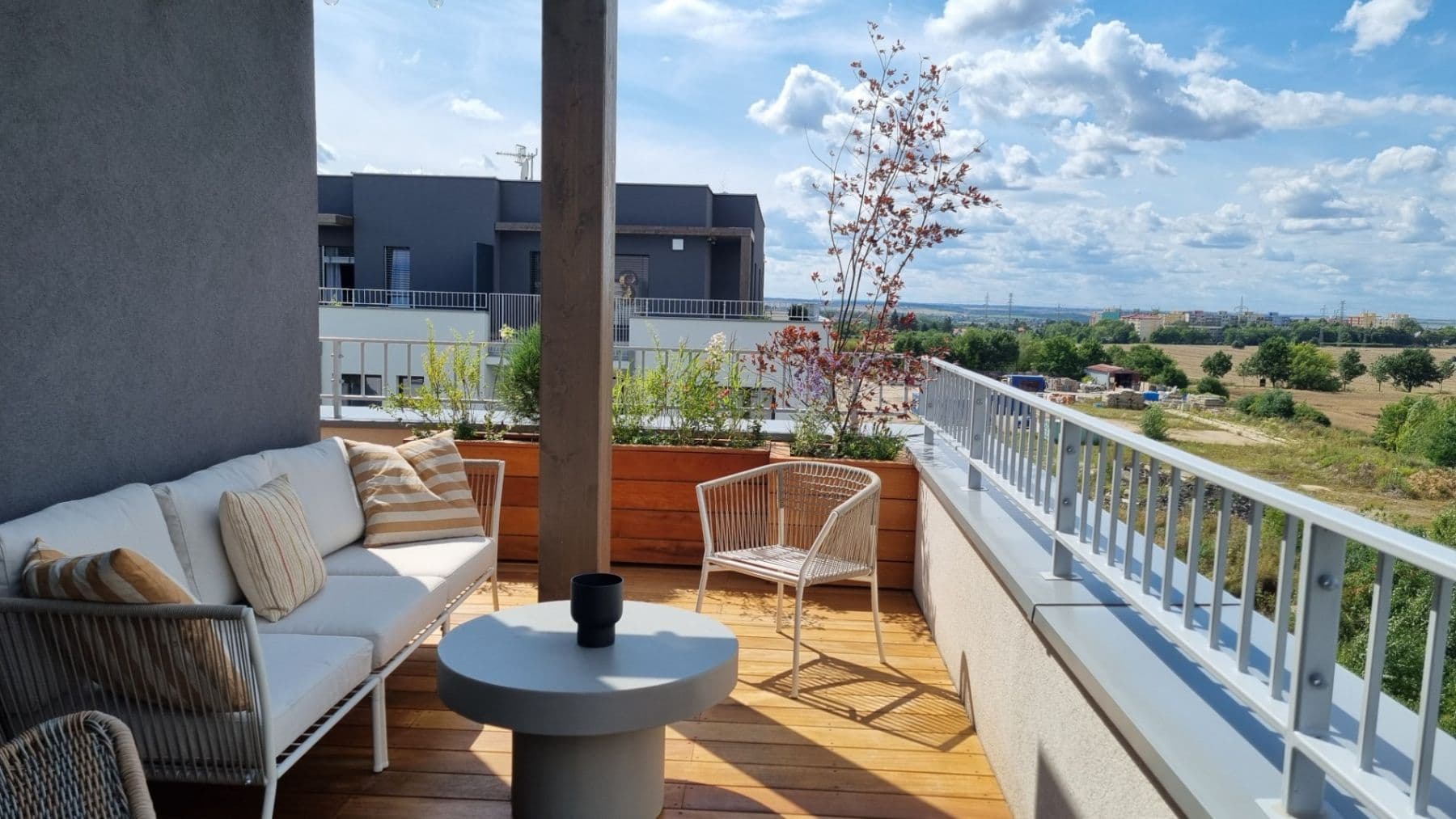 Prenájom bytu 3-izbový 99 m², K Beranovu, Praha, Praha Prenájom bytu 3-izbový 99 m², K Beranovu, Praha, Praha