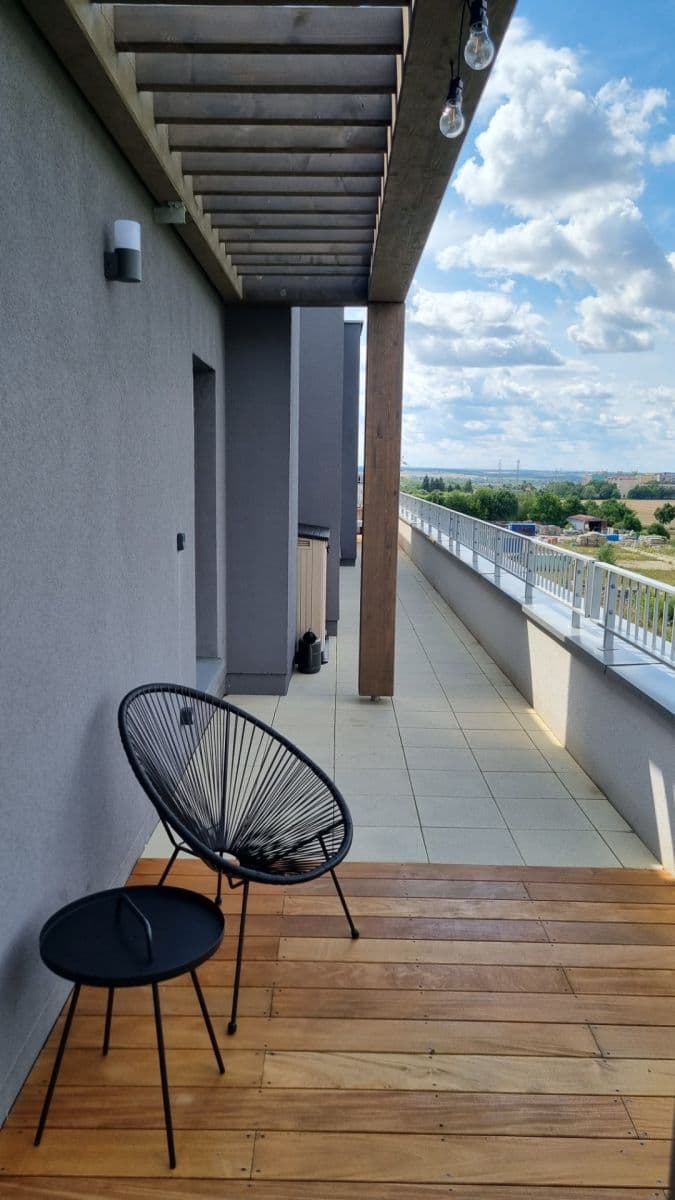 Prenájom bytu 3-izbový 99 m², K Beranovu, Praha, Praha Prenájom bytu 3-izbový 99 m², K Beranovu, Praha, Praha
