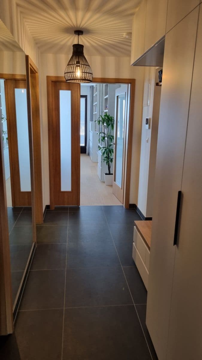 Prenájom bytu 3-izbový 99 m², K Beranovu, Praha, Praha Prenájom bytu 3-izbový 99 m², K Beranovu, Praha, Praha